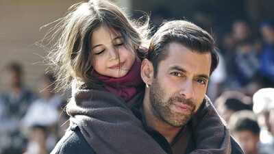 Salman Khan’s co-star spit chicken in his hand 20 times during ‘Bajrangi Bhaijaan’ shoot: ‘It’s not even his own kid and he’s getting..’ |