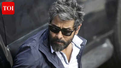 Gautham Menon approaches Madras High Court to delay Chiyaan Vikram’s ‘Dhruva Natchathiram’ until July 15 | Tamil Movie News