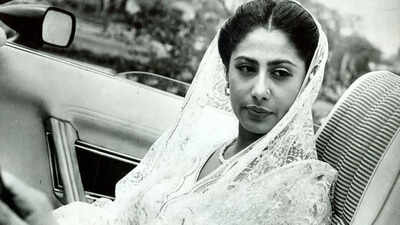 Smita Patil: When Smita Patil slammed Bollywood’s double standards and said ‘Hero ko toh nanga dikha nahi sakte’ | Hindi Movie News