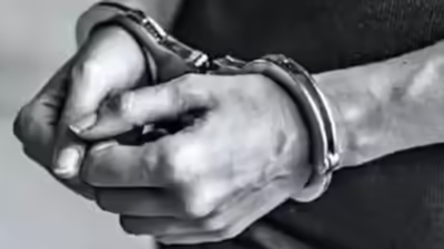 Delhi woman mistaken for child-lifter, stripped | India News