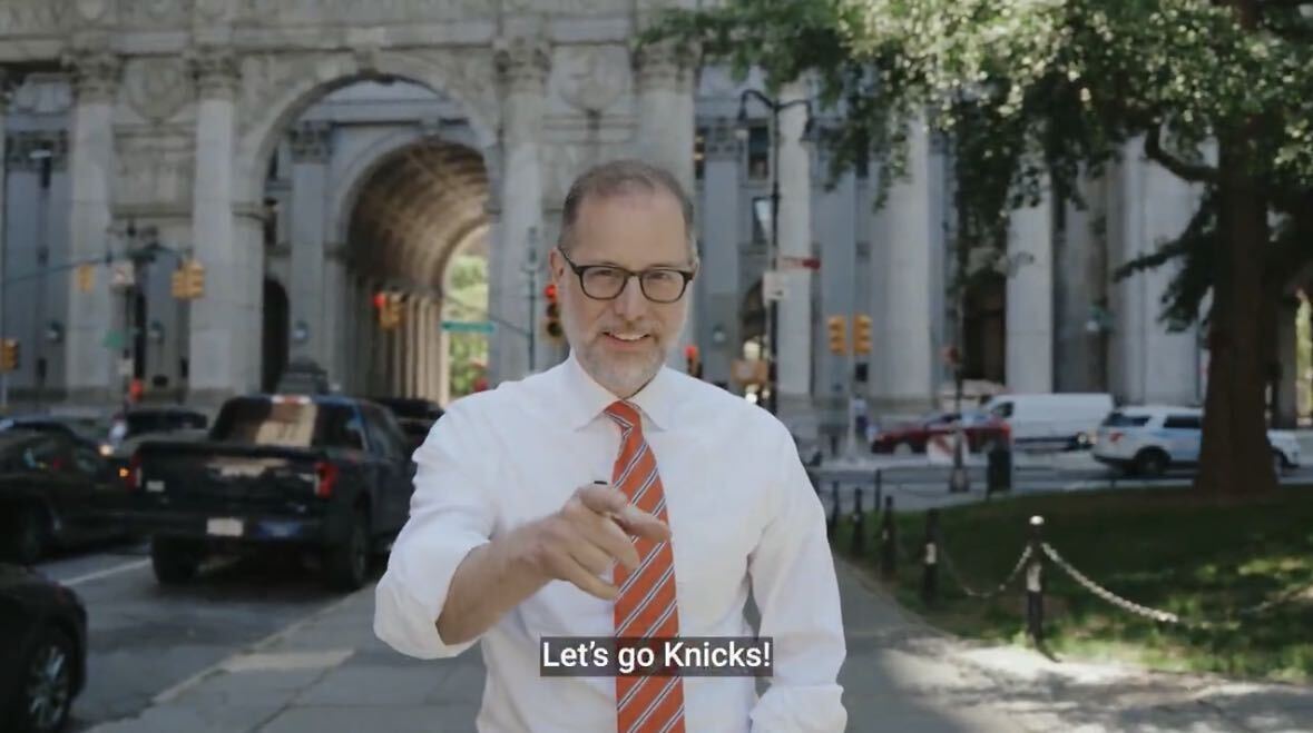 Knicks fever hits the pols