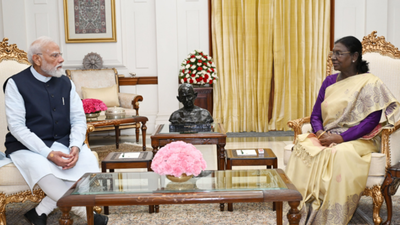 PM Modi calls on President Droupadi Murmu amid Cabinet reshuffle buzz | India News