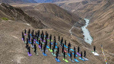 From mountains to plains to high seas, Indian forces take part in yoga sessions pan-India; Rajnath performs yoga with 1,000 soldiers in Shillong, calls it ‘holistic science’ | India News