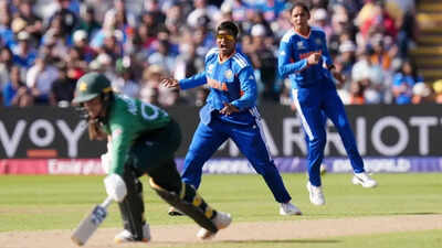 64-run hammering! Deepti Sharma and Richa Ghosh sink Pakistan as India begin T20 World Cup with big win | Cricket News