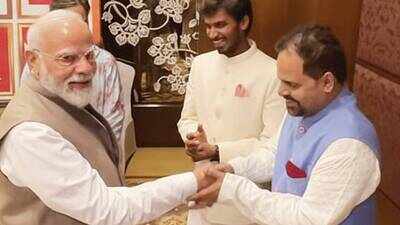 Panchayat’s Binod aka Ashok Pathak recalls meeting PM Narendra Modi: ‘He greeted me with ‘Sun raha hai na Binod?” |