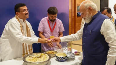 Jhalmuri becomes a TMC (tangy, masaledar & crunchy) snack | India News