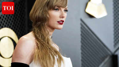 Bride-to-be Taylor Swift jets out of Rhode Island; firework display lights up sky ahead of bachelorette celebrations – PICS |