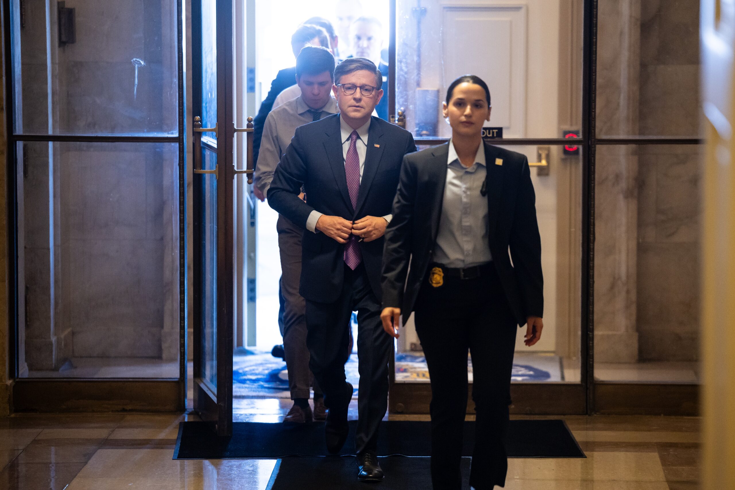 House GOP hard-liners continue to threaten floor blockade ahead of crucial vote
