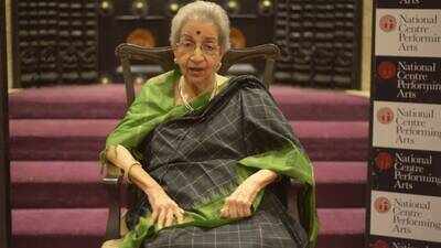 Vijaya Mehta Death News: Veteran Marathi theatre legend Vijaya Mehta passes away at 91 | Marathi Movie News