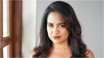 ‘I used full body makeup to match the colour of my face with my body’: Sameera Reddy reveals on being made ‘two to three shades lighter’ in her debut film ‘Maine Dil Tujhko Diya’ with Sohail Khan | Hindi Movie News