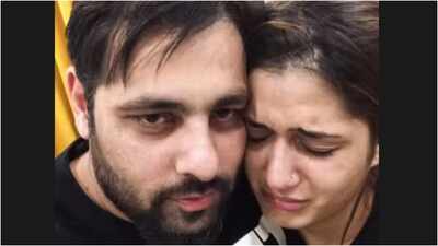 Teary-eyed Isha Rikhi rests on Badshah’s shoulder in an unseen picture, ‘Every prayer is hope’ | Hindi Movie News