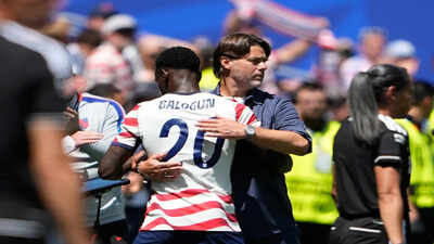 Trump thanks FIFA as USA coach Pochettino hails Balogun red-card reprieve: ‘Everyone should celebrate’ | Football News