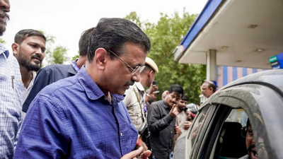 Kejriwal visits Delhi petrol pump, service station to hear consumers’ E20 fuel concerns | India News