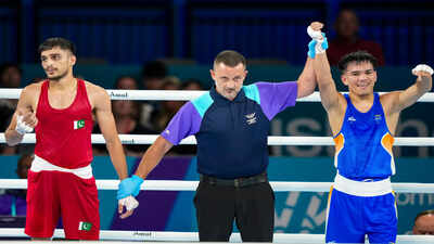 Commonwealth Games boxing: Jadumani Singh seals dominant 5-0 win over Pakistan’s Sumama Rehman to enter quarter-finals | Commonwealth Games News