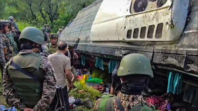 Amarnath Pilgrims Bus Accident: Jammu and Kashmir: Bus with Amarnath pilgrims slips into gorge, 39 hurt | India News