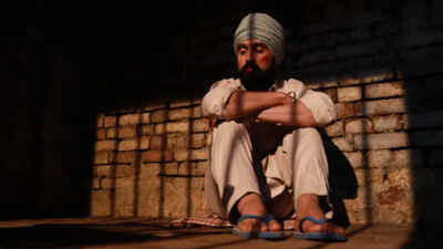 Amid Diljit Dosanjh’s ‘Satluj’ row, national award-winning filmmaker Gurvinder Singh says Honey Trehan’s film was targeted for its explicit storytelling | Hindi Movie News