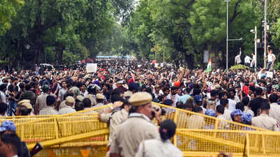 Neet Paper Leak: ‘Chalo Sansad’ march: Delhi HC refuses to hear plea seeking NIA, CBI probe into July 20 protest | India News