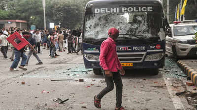 ‘Unacceptable in a democratic society’: SC bar bodies condemn police action against protesters, lawyers during CJP march | India News