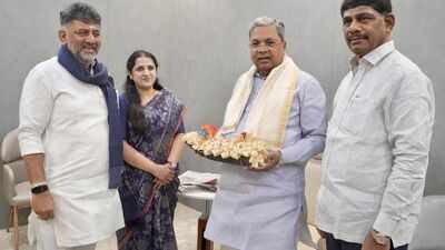 DK Shivakumar meets Siddaramaiah as he completes one month as Karnataka CM | India News