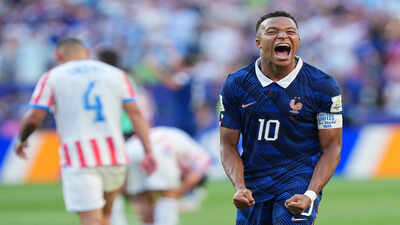 Mbappé takes Golden Boot lead over Messi, level on 2026 World Cup goals and just one behind all-time record | Football News