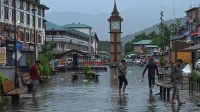 J&K floods: Lal Chowk flooded, Amarnath yatra stays suspended | India News