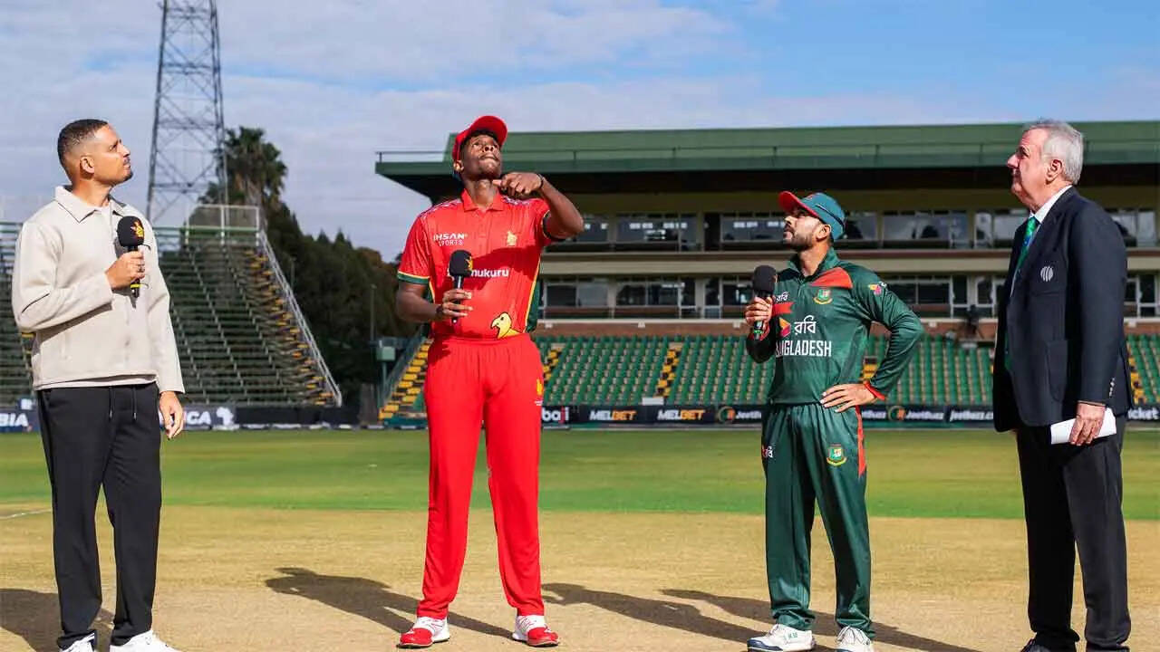 Zimbabwe 81/8 in 24.1 Overs