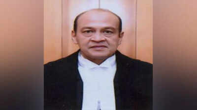 ‘Resigned judge’ can’t be impeached, say constitutional experts | India News