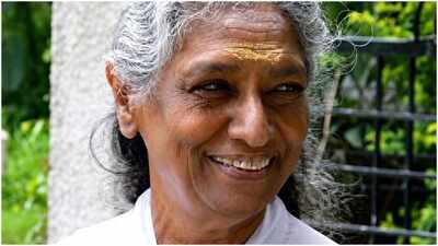 S. Janaki once survived a life-threatening medical emergency thanks to a Malayali taxi driver; THROWBACK | Malayalam Movie News