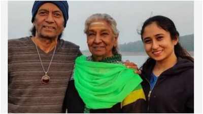 S. Janaki’s granddaughter remembers veteran singer as ‘A loving grandmother’; Requests privacy | Tamil Movie News