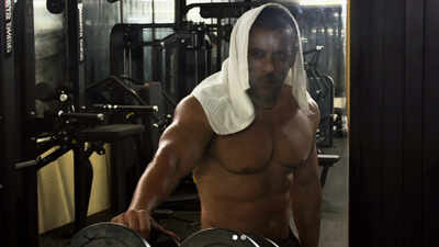 Salman Khan shows off RIPPED physique in gym photos; shares cryptic message for critics: ‘Jo darr gaya vo mar gaya…’ |