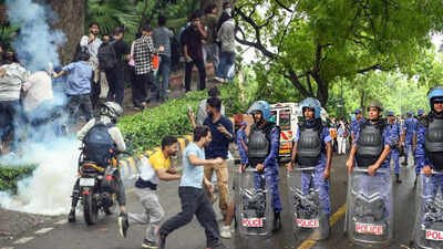 Supreme Court Pellet Guns Crowd Control: Supreme Court: No blanket ban on use of pellet guns for crowd control | India News