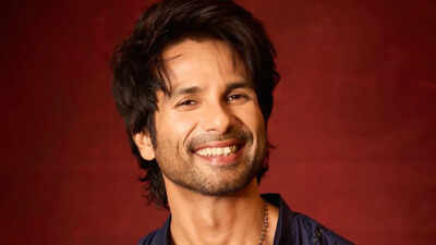Shahid Kapoor insisted on air purifiers during Delhi schedule of ‘Cocktail 2’ amid poor AQI, crew member claims: ‘Would just take off the mask before the shot’ | Hindi Movie News