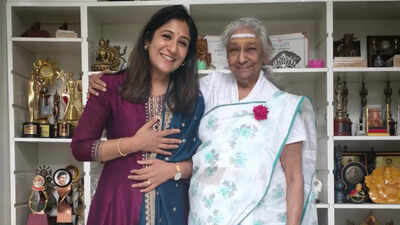 S. Janaki Death: Shweta Mohan’s Heartfelt Tribute to S. Janaki: The Best Singer the World Has Ever Seen |