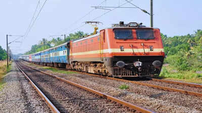 Tamil Nadu sends 50 Bangladeshi nationals to Bengal for deportation | India News