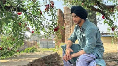 Vedang Raina Dating Rumors: Is Vedang Raina dating? Actor finally spills the beans on his relationship status, talks about ‘Main Vaapas Aaunga’ and dream directors | Hindi Movie News