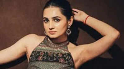 Vedika Pinto opens up about filming intimate scenes with Vikrant Massey in ‘Mussafir Cafe’: ‘Once you feel safe, you stop worrying’ |