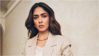 ‘Bro relax’: Mrunal Thakur SLAMS DATING speculation with Yashasvi Jaiswal following viral cafe video |