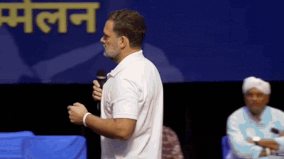 Rahul mocks PM; another Congress leader takes Meloni swipe