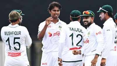 Bangladesh six wickets away from historic Test win as Australia stumble to 161/4 on day 3