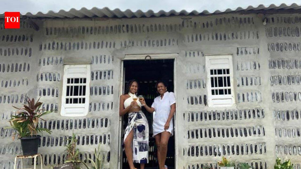 In 2020, a Brazilian mother and daughter began collecting discarded bottles; years later, more than 8,000 glass bottles had become the walls of their seven-bedroom home that glows during sunrise