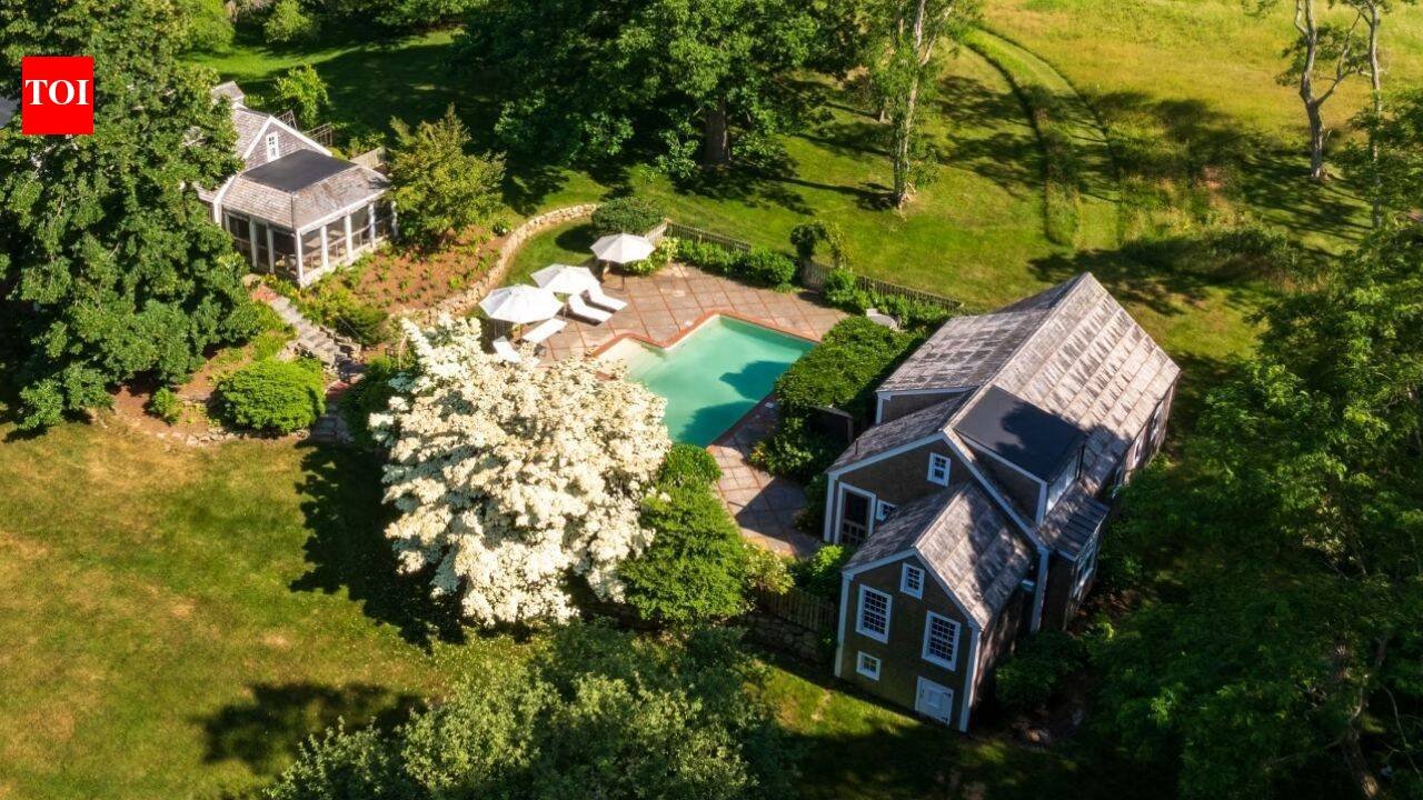 In 1988, Arthur creator Marc Brown bought a Martha’s Vineyard estate for $700,000; after 37 years and writing half the books there, he sold it for $6.4 million
