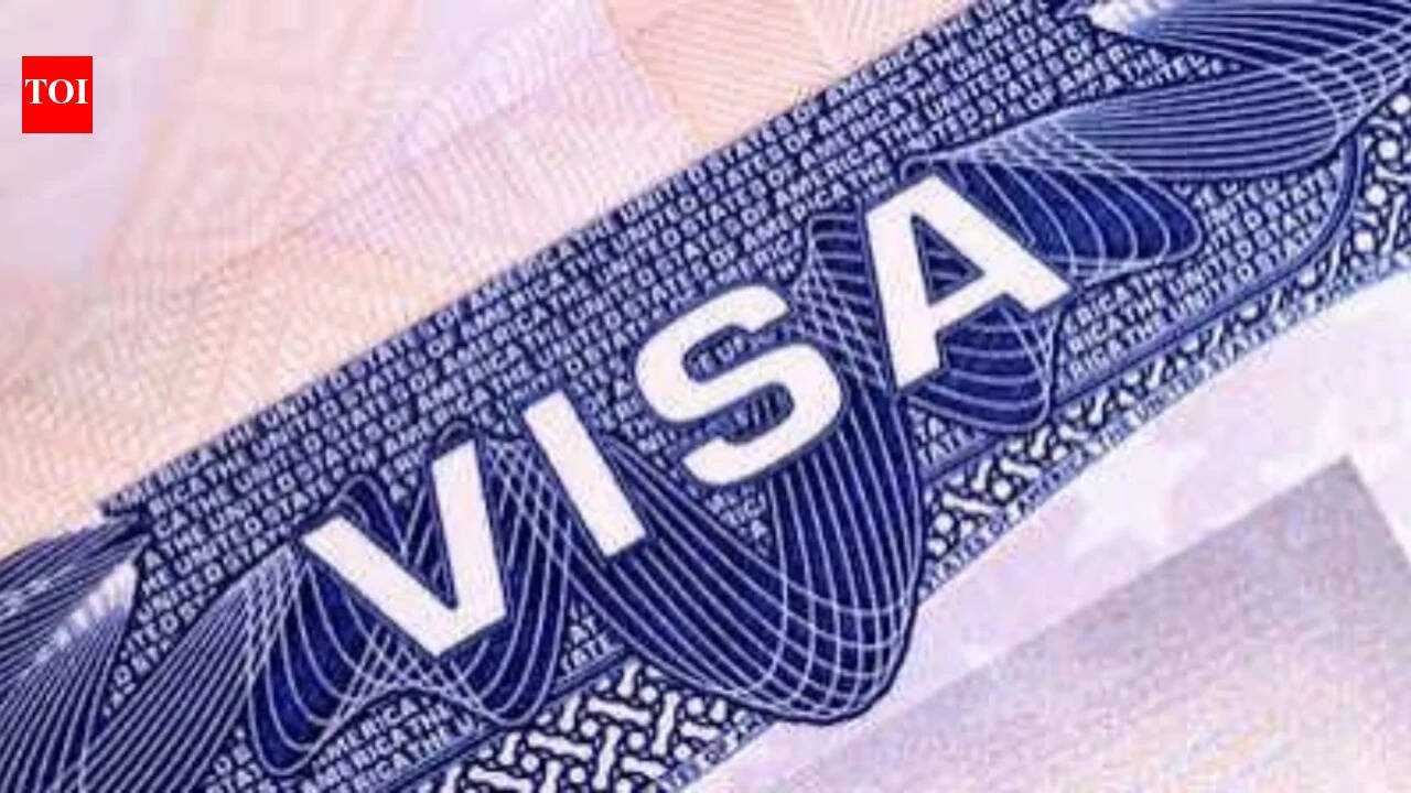 Foreign students must make an official request for authorization: ICE issues new memo as colleges pause CPT program; American students will also have to complete training