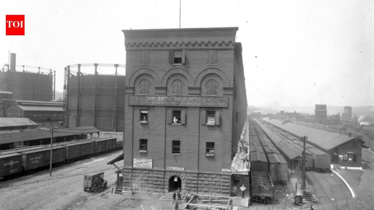 In 1904, a 1,227-foot Cincinnati railroad warehouse was among the world’s longest buildings; 122 years later, 210 feet were removed for a new bridge and its old bricks are being reused
