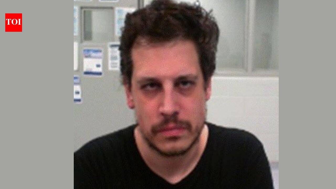 US deports far-right commentator Milo Yiannopoulos back to UK after ICE detention