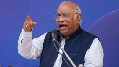 ‘Nehru did a lot, but did not possess arrogance’: Kharge on Independence Day