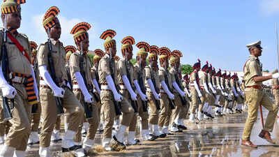 1,057 police, fire and correctional personnel receive gallantry, service medals