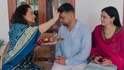 Kangana Ranaut celebrates Raksha Bandhan in a saree with teeka, aarti thali and traditional rituals after criticising Kriti Sanon’s ad and her outfit: PICS | Hindi Movie News