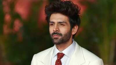 Kartik Aaryan suffers severe knee injury on the sets of Kabir Khan’s film, will undergo surgery and rest for few days before resuming work: Report | Hindi Movie News