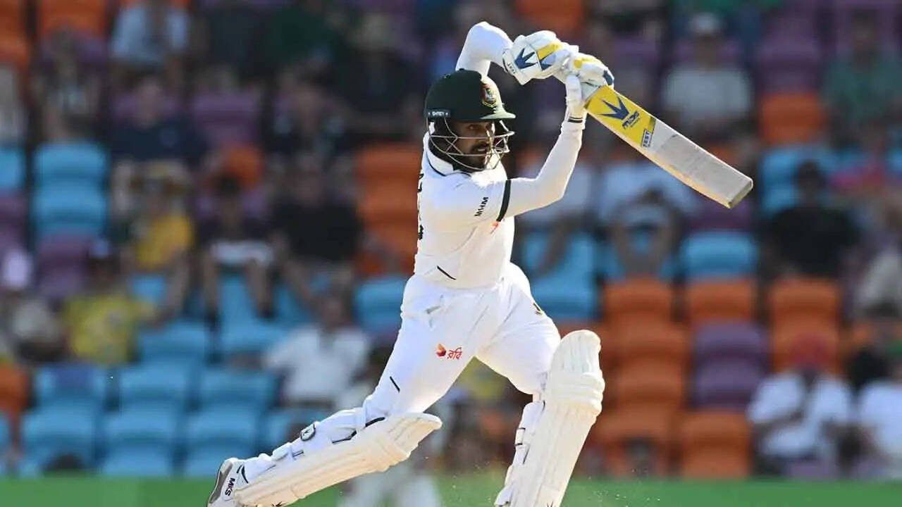Bangladesh 380/8 in 121.5 Overs