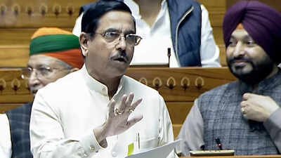 Rahul Gandhi appears like a failed comedian: BJP